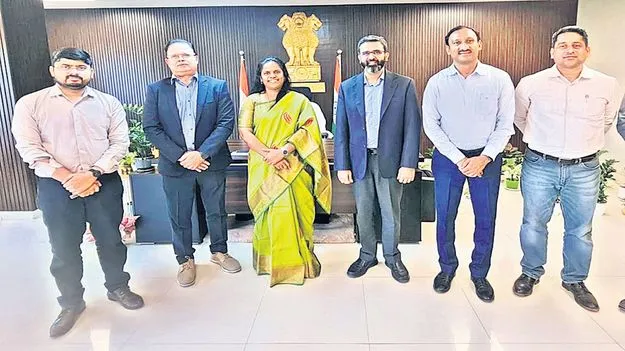 నక్కపల్లికి ‘ఉక్కు’ ప్రతినిధులు