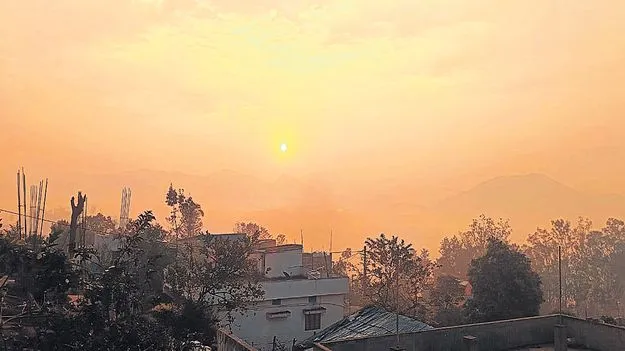 కొనసాగుతున్న పొగమంచు