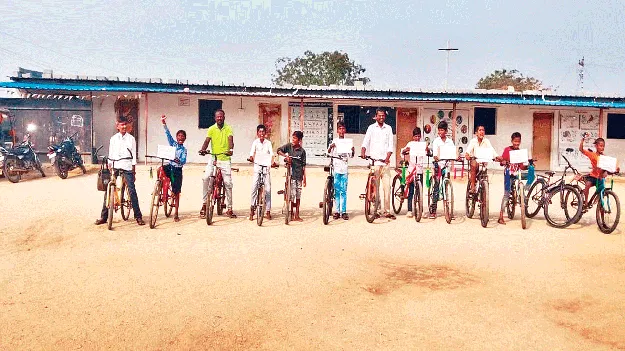 మొక్కలు నాటండి.. భూమిని కాపాడండి 