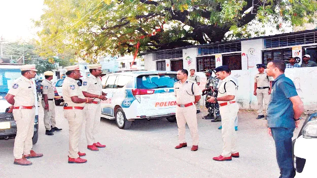 సమస్యాత్మక పోలింగ్‌ కేంద్రాల్లో ఆకస్మిక తనిఖీలు