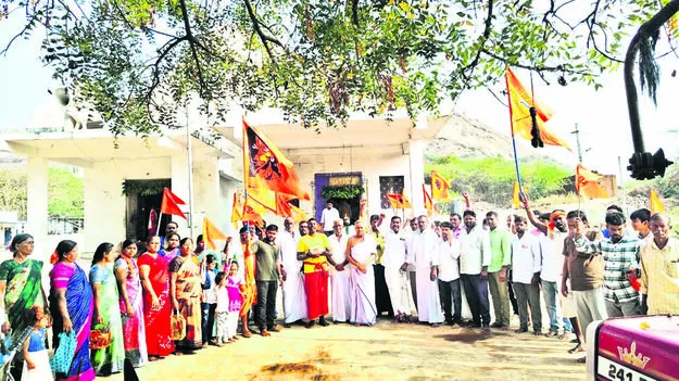 GOD: భక్తిశ్రద్ధలతో గిరి ప్రదక్షిణ