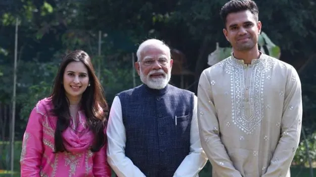 మా అబ్బాయి పెళ్లికి రండి!