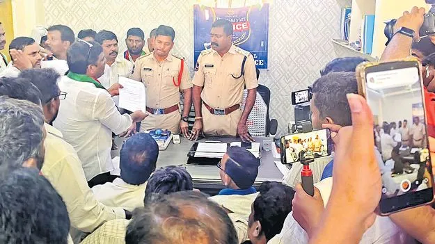 కుమ్మెర మల్లన్న జాతరలో 2 నెలల చిన్నారి దుర్మరణం