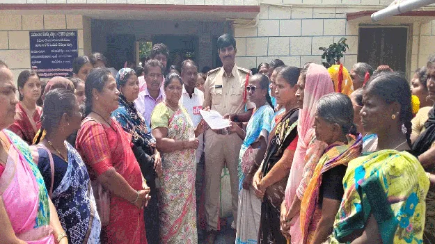 అంగన్‌వాడీల అరెస్టు దుర్మార్గం