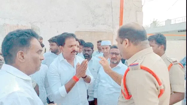 నాగర్‌కర్నూల్‌లో స్వల్ప ఉద్రిక్తత