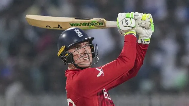 ఇంగ్లండ్‌ ఆశలు సజీవం