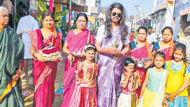 అతడు.. ఆమెగా మారాల్సిందే!