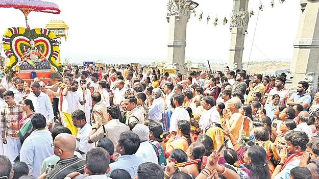 మురళీకృష్ణుడిగా లక్ష్మీనారసింహుడు