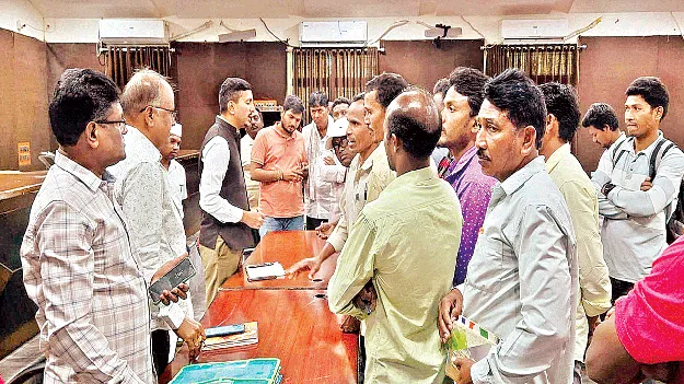 అటవీ ఉత్పత్తులకు అడ్వాన్స్‌ టెండర్లు