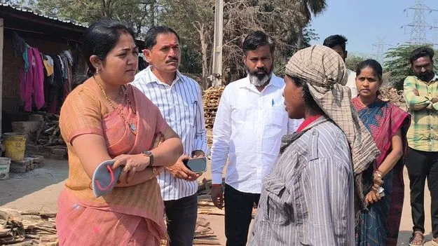 ఇటుక  బట్టీల్లో మౌలిక సౌకర్యాలు కల్పించాలి