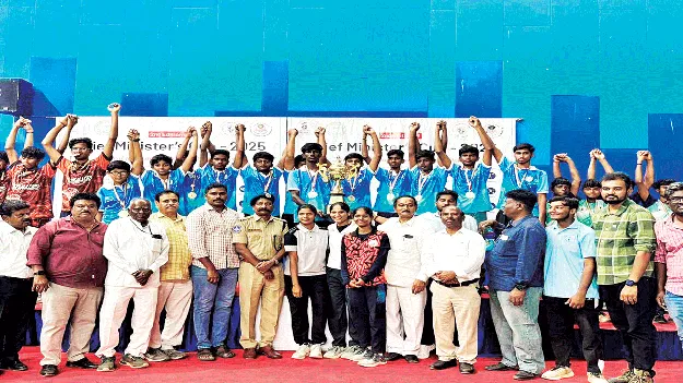 నెట్‌బాల్‌ చాంపియన్‌ మహబూబ్‌నగర్‌