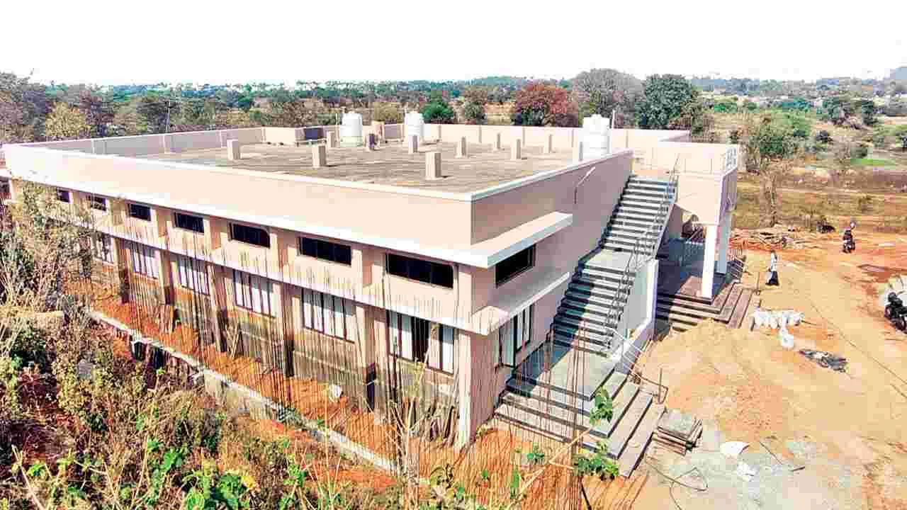 అద్దె తడిసి మోపెడు