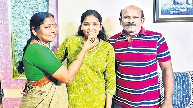 సివిల్స్‌లో సత్తా చాటిన శ్వేత 