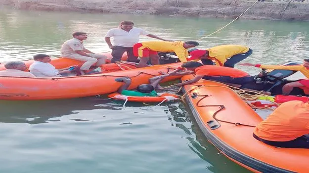 చెరువులో గల్లంతైన యువకుల మృతదేహాలు లభ్యం 