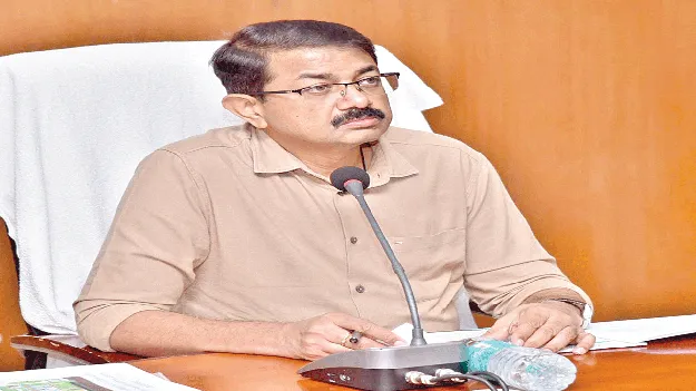 వైద్య సేవలు సక్రమంగా అందించాలి 