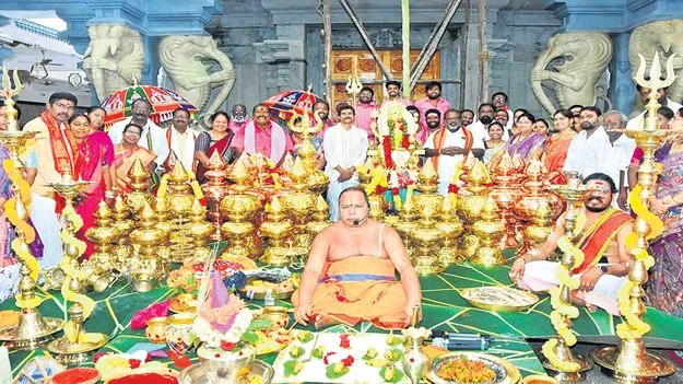 నూకాంబిక నూతన ఆలయంలో పూజలకు శ్రీకారం