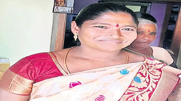 రోడ్డు ప్రమాదంలో మహిళా రైతు మృతి