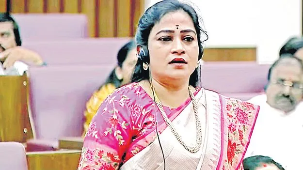 ప్రతి జిల్లాలో సైబర్‌ క్రైమ్‌ పోలీ్‌సస్టేషన్‌: హోంమంత్రి