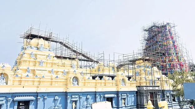 సర్వాంగ సుందరంగా నూకాంబిక ఆలయం