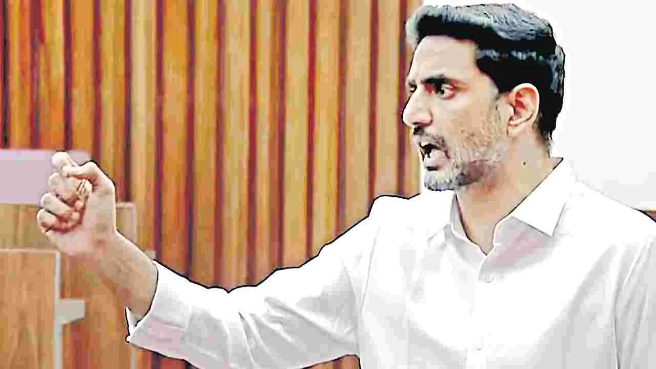 సీఎం తల్లిని అవమానిస్తే..2 చిన్న మాటలా?