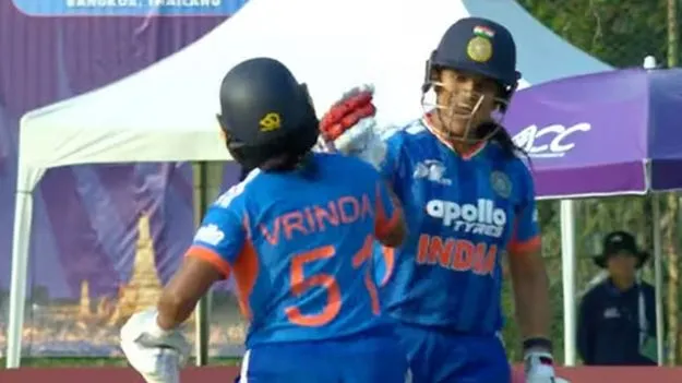 తనూజ, మిన్ను అదిరె..