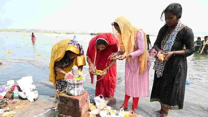 మహా శివరాత్రి 2026: కాళేశ్వర ముక్తేశ్వర ఆలయానికి క్యూ కట్టిన భక్త జనం..