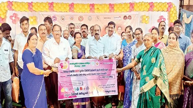 మహిళా సాధికారతతోనే సమాజాభివృద్ధి