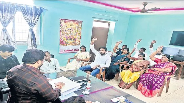 పెందుర్తి ఎంపీపీపై నెగ్గిన అవిశ్వాసం 