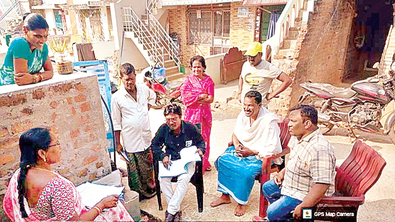 రీసర్వేకోసం రైతుల వివరాలు సేకరణ