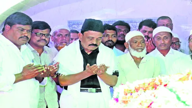 FESTIVALS: ఘనంగా ఉరుసు ఉత్సవాలు