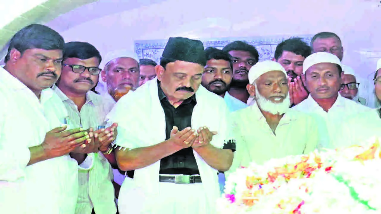 FESTIVALS: ఘనంగా ఉరుసు ఉత్సవాలు