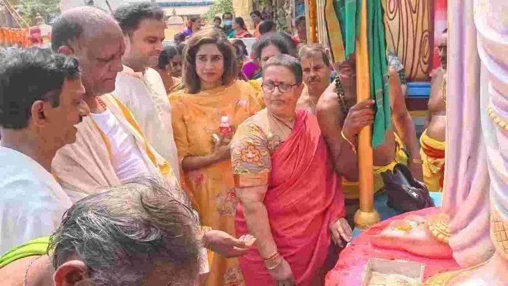 క్రాపలో ఆధ్యాత్మిక శోభ.. నేత్రపర్వంగా ఆలయ పున:ప్రతిష్ఠాపన మహోత్సవం.. 