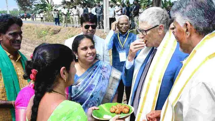 ఉండవల్లిలో వ్యవసాయక్షేత్రాన్ని సందర్శించిన బిల్‌గేట్స్ 