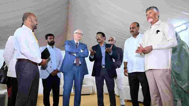 ఉండవల్లిలో వ్యవసాయక్షేత్రాన్ని సందర్శించిన బిల్‌గేట్స్ 