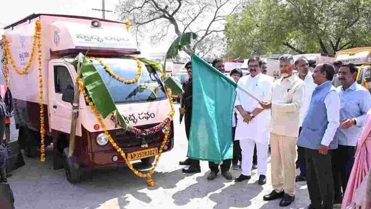 స్వర్ణాంధ్ర - స్వచ్ఛాంధ్ర కార్యక్రమంలో సీఎం చంద్రబాబు..