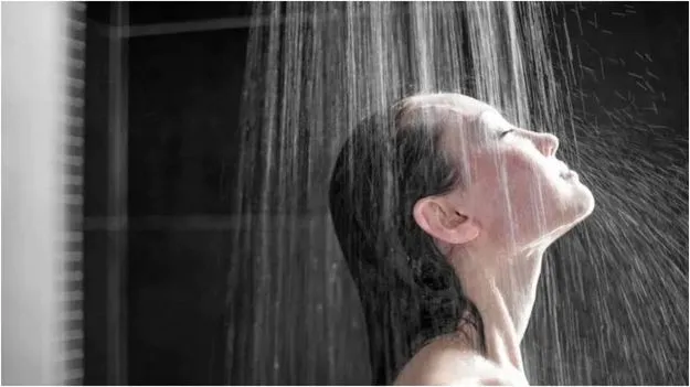 స్నానం చేసేటప్పుడు చేసే ఈ తప్పులు జుట్టు రాలడానికి కారణం