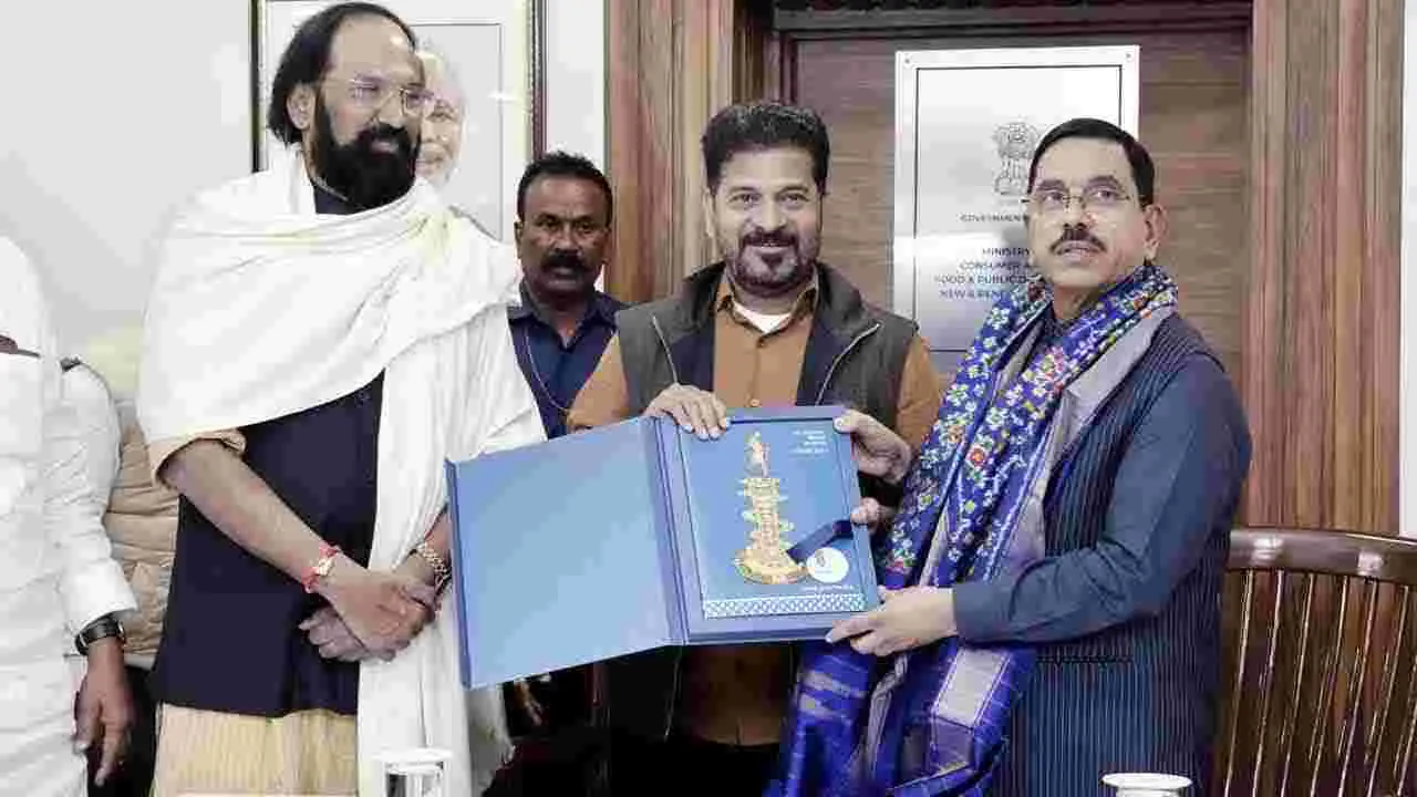 కేంద్రమంత్రి ప్రహ్లాద్ జోషితో సీఎం రేవంత్ భేటీ 