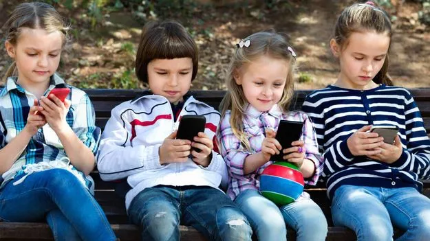 పిల్లలు మొబైల్, టీవీకి బానిస కాకుండా ఉండాలంటే ఇలా చేయండి