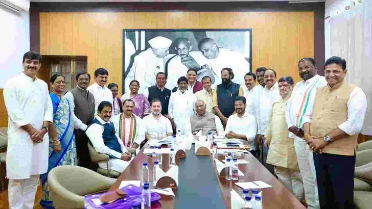 ఢిల్లీలో కాంగ్రెస్ కీలక సమావేశం.. 