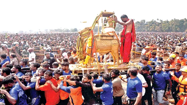 వంశధార తీరం..  భక్తజన సంద్రం