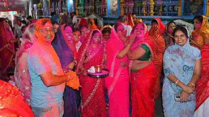 ఉజ్జయిని మహంకాళి దేవాలయం వద్ద కామదహనం..