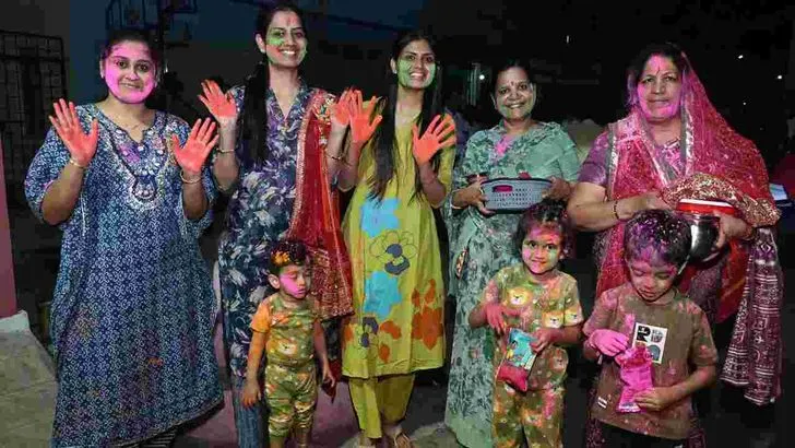 హనుమకొండ పెట్రోల్ పంప్ జంక్షన్‌లో ఘనంగా కామదహనం వేడుకలు