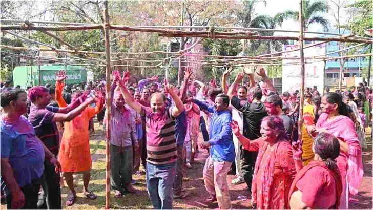 వనపర్తిలో ఘనంగా హోలీ సంబరాలు