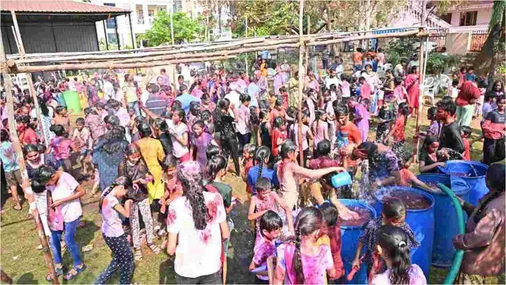 వనపర్తిలో ఘనంగా హోలీ సంబరాలు