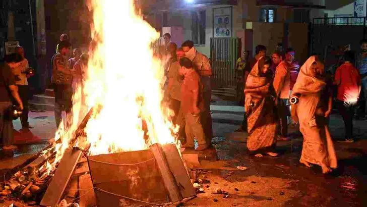 హనుమకొండ పెట్రోల్ పంప్ జంక్షన్‌లో ఘనంగా కామదహనం వేడుకలు