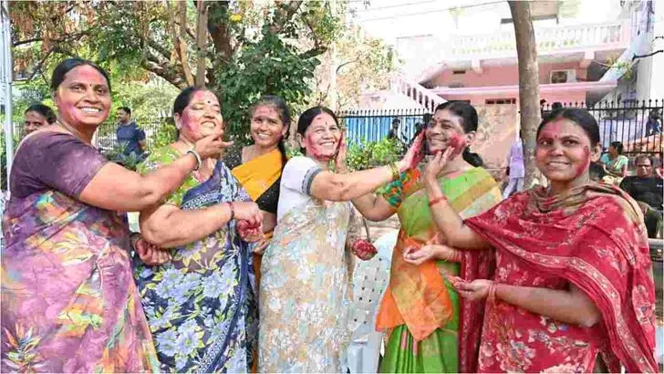 వనపర్తిలో ఘనంగా హోలీ సంబరాలు