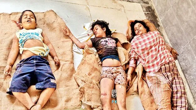  దైవ దర్శనానికి వెళ్తూ మృత్యుఒడికి 