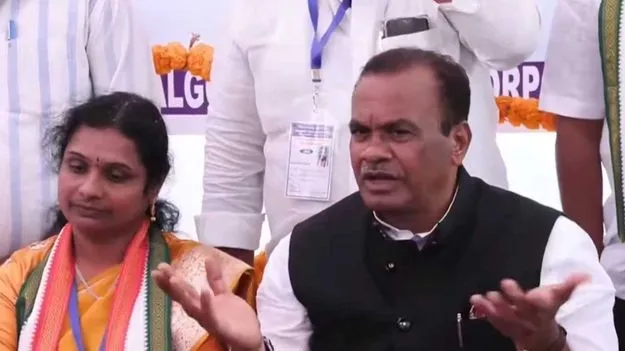 నల్లగొండ మున్సిపల్ కార్పొరేషన్ డివిజన్లలో మంత్రి కోమటిరెడ్డి వెంకటరెడ్డి ఆకస్మిక పర్యటన 