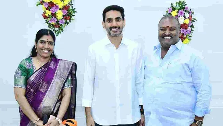  కూటమి ప్రజాప్రతినిధుల కుటుంబ సభ్యులకు మంత్రి నారా లోకేశ్ ఆత్మీయ విందు 