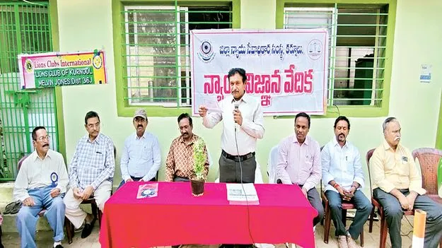 అసంఘటిత కార్మికులకు వరం ఈ-శ్రమ్‌ కార్డు 